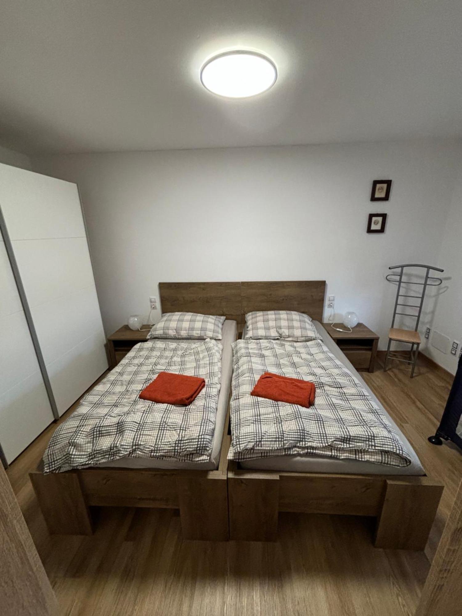 Strazov Apartman Pod Kostelem מראה חיצוני תמונה